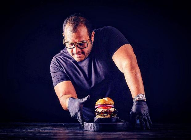 Aaron Mizrahi always had a great passion for meat, so he ventured into the world of cooking (Photo: Aaron Mizrahi/ Instagram)