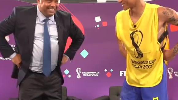 Ronaldo aprendió el 'Baile de la Cacatúa' con clases de Richarlison (@fifa)