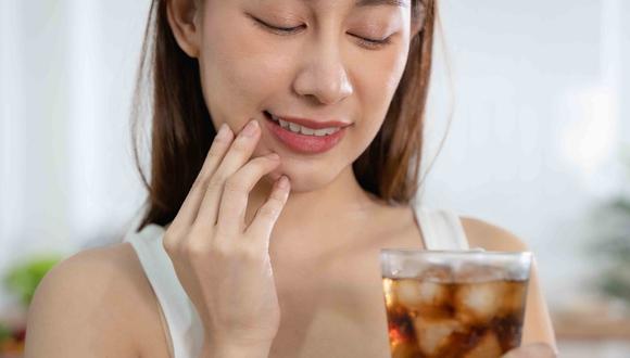 Los cócteles agravan  las lesiones de la boca y aumenta la posibilidad de cáncer bucal.